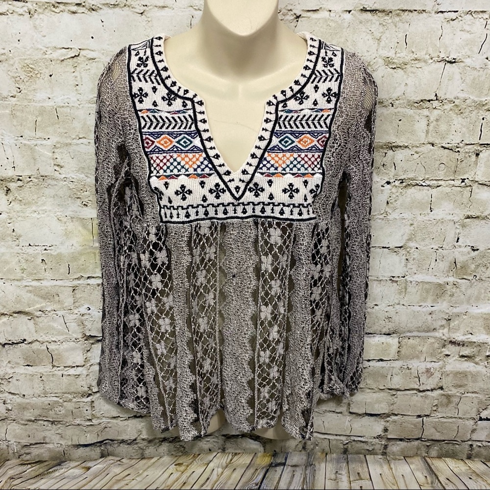 Mystree Black Cream Lace Embroidered Split Neck Top